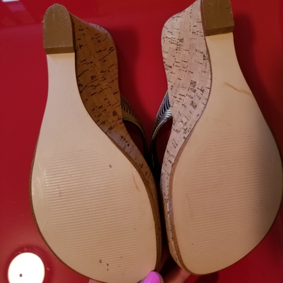 (Put in with a purchase)Alfani Thong Wedge Sandals - Picture 6 of 7